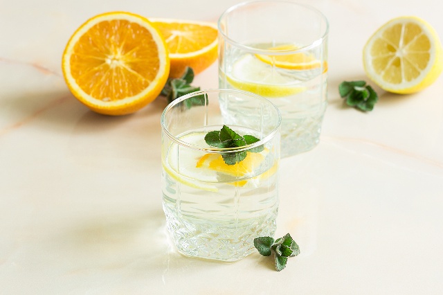 长期喝柠檬水好还是不好？