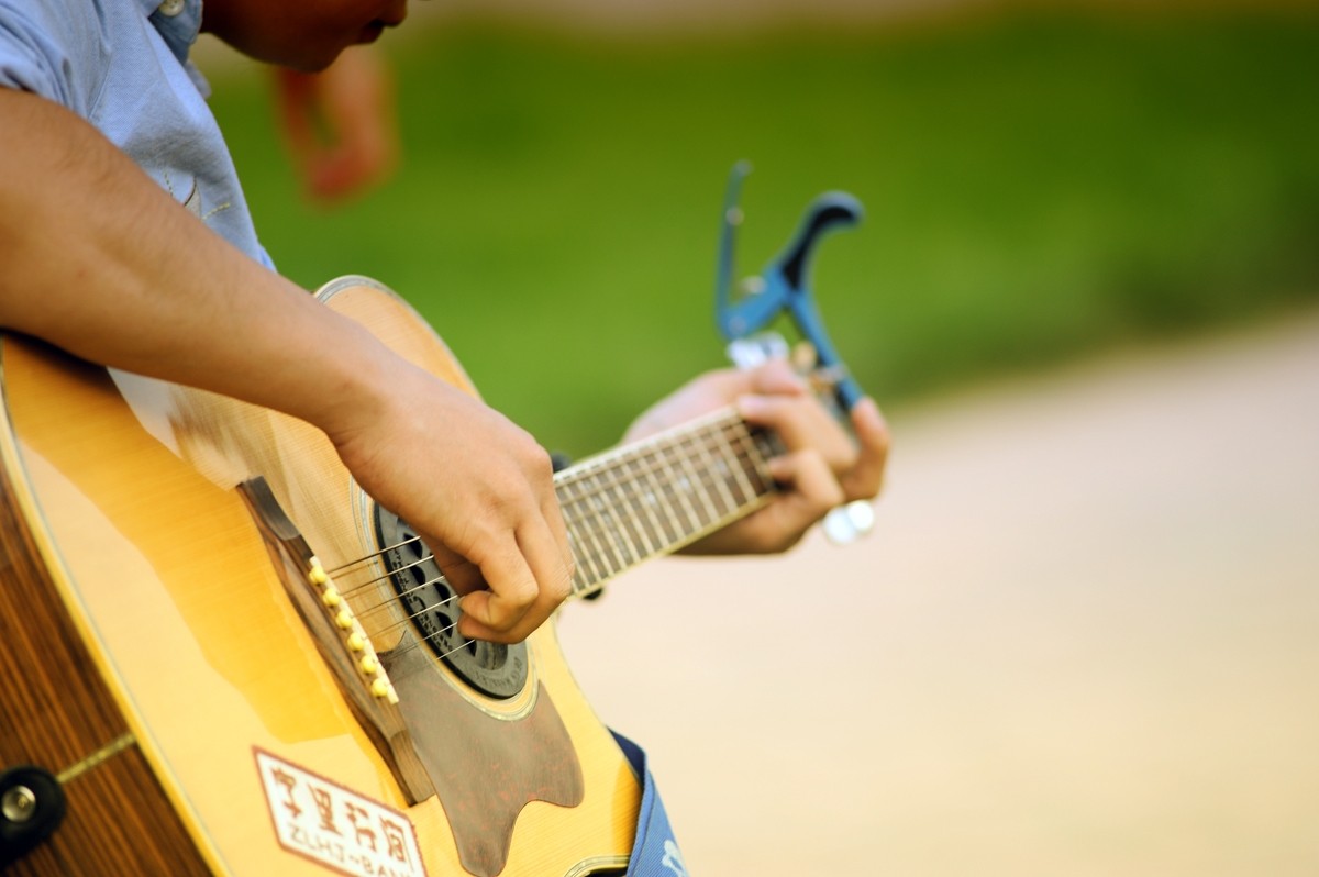 小孩子学什么乐器对日后的生活帮助比较大？