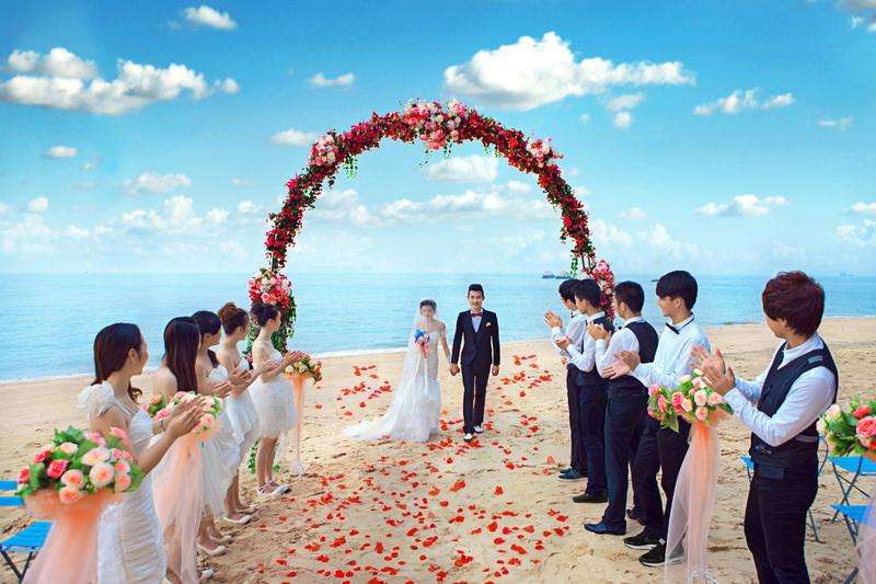 曹云金前妻唐菀发文透露结婚没有婚礼，结婚必须办婚礼吗？