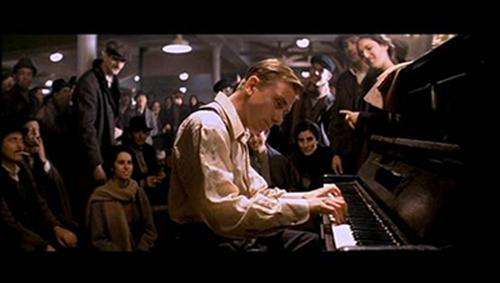 你喜欢《海上钢琴师》这部剧中的蒂姆·罗斯吗？