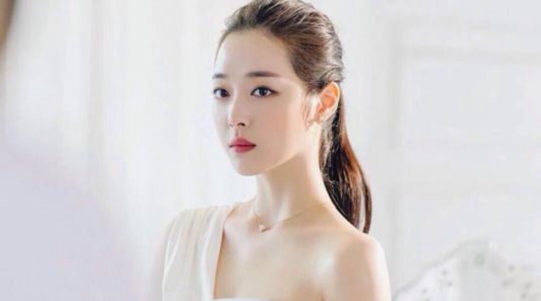 如何评价韩国女演员崔雪莉？