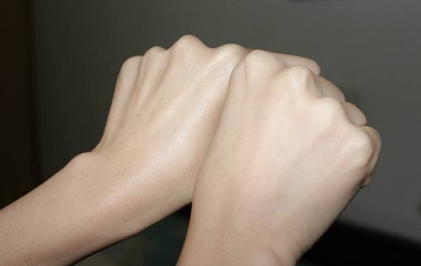 怎样让自己的双手变得更加的白嫩？