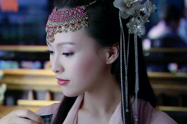 除了《仙剑三》中的紫萱，为何唐嫣的其它角色没有给人惊艳的感觉？
