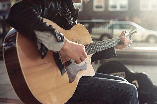 手指短粗怎么学吉他？