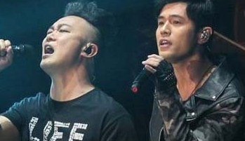 如何看待周杰伦和陈奕迅在江苏卫视跨年上的合唱？