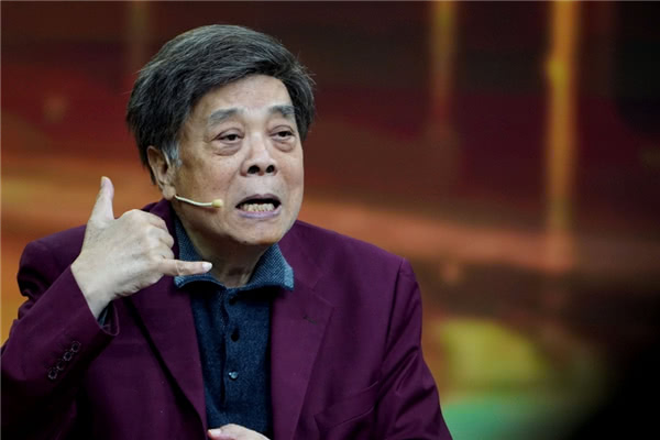 中国第一位男播音员赵忠祥去世，为何其自称是被时代造就的人？