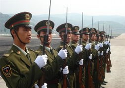 军人和明星在中国人心里都是什么样的？