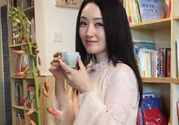 曾传出过众多绯闻的“玉女”杨钰莹，为何迄今她仍然是单身？