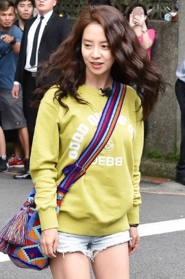 对于韩国女星宋智孝的穿搭你觉得如何？